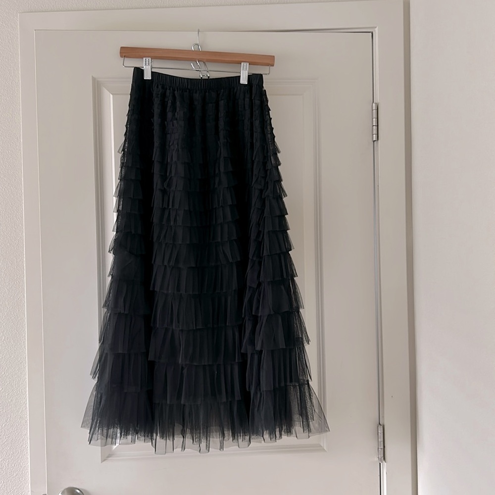 Tiered black skirt
